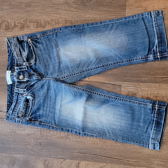 Maurices capris size 5/6 - Picture 5 of 8